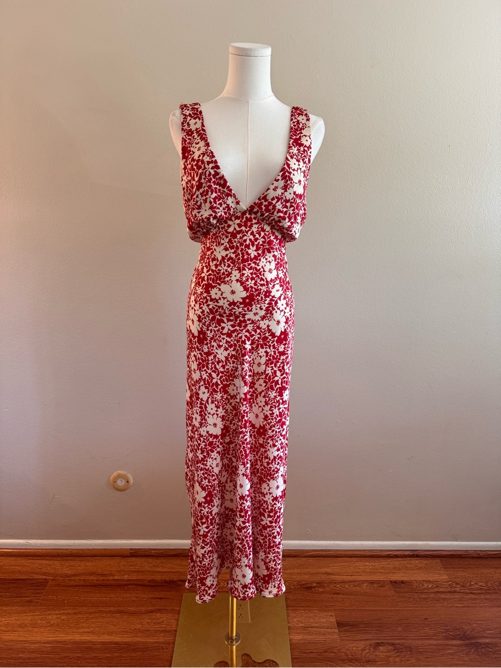 RESA Red and White Floral V-Neck Maxi Dress